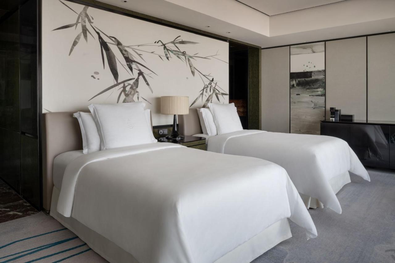 Four Seasons Hotel Гуанджоу Екстериор снимка