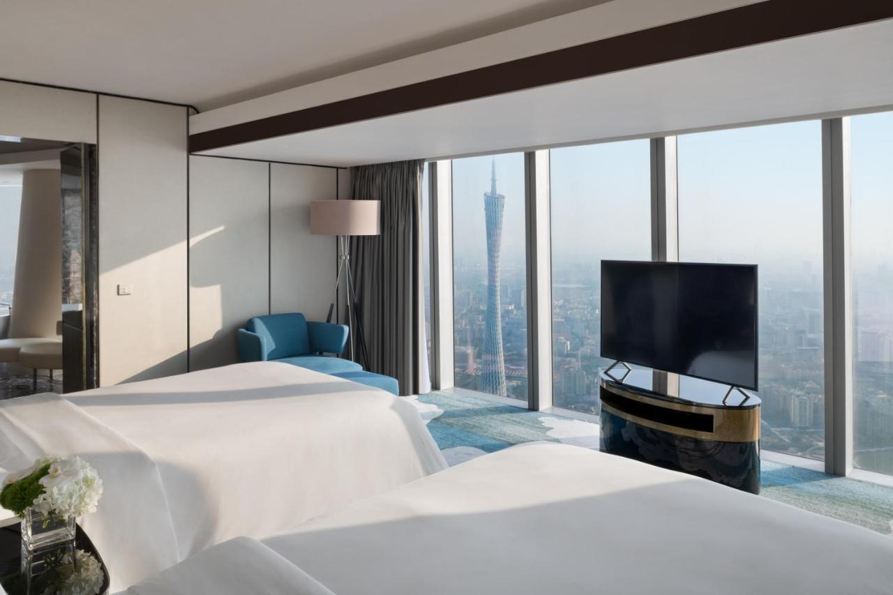 Four Seasons Hotel Гуанджоу Екстериор снимка