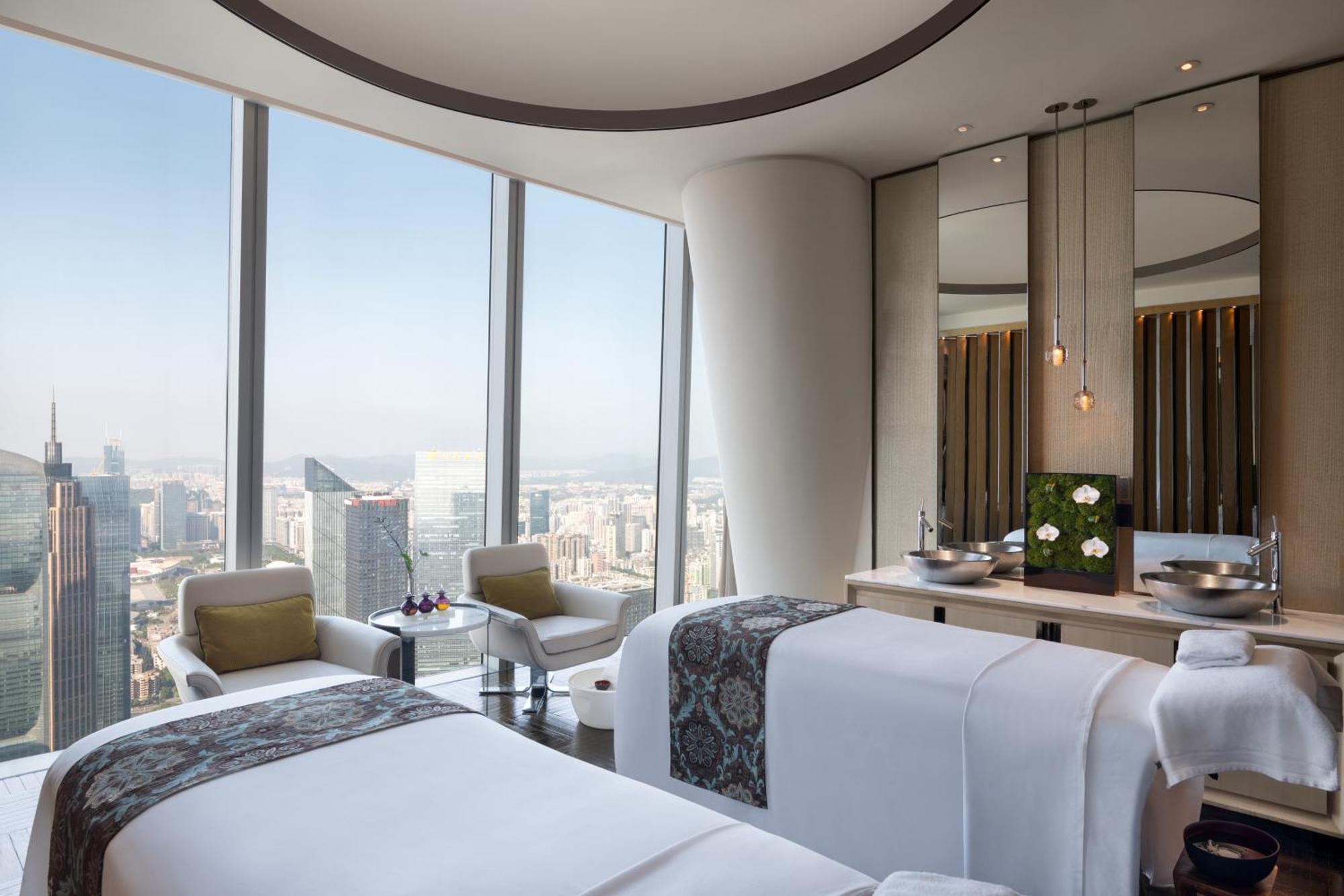 Four Seasons Hotel Гуанджоу Екстериор снимка