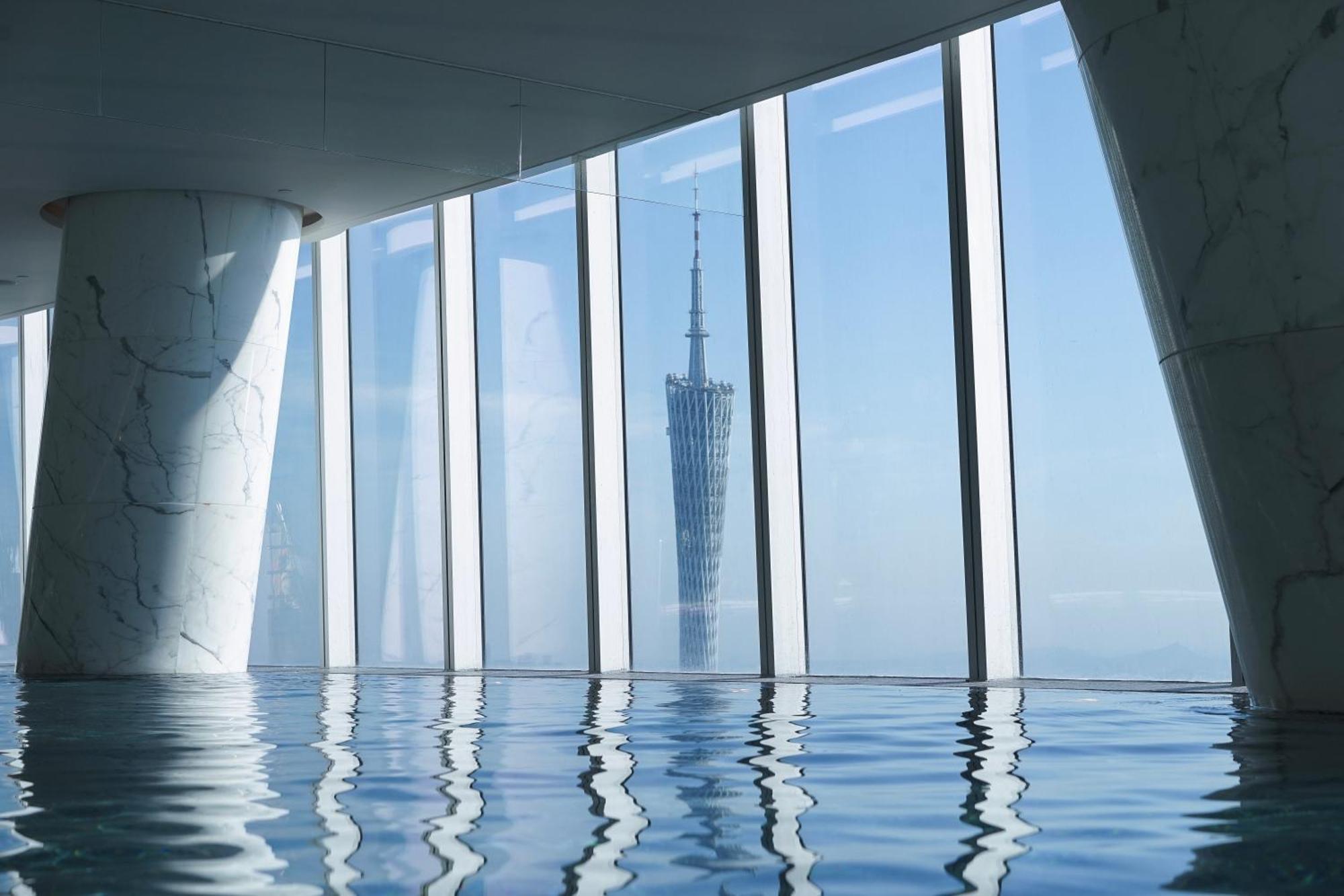 Four Seasons Hotel Гуанджоу Екстериор снимка